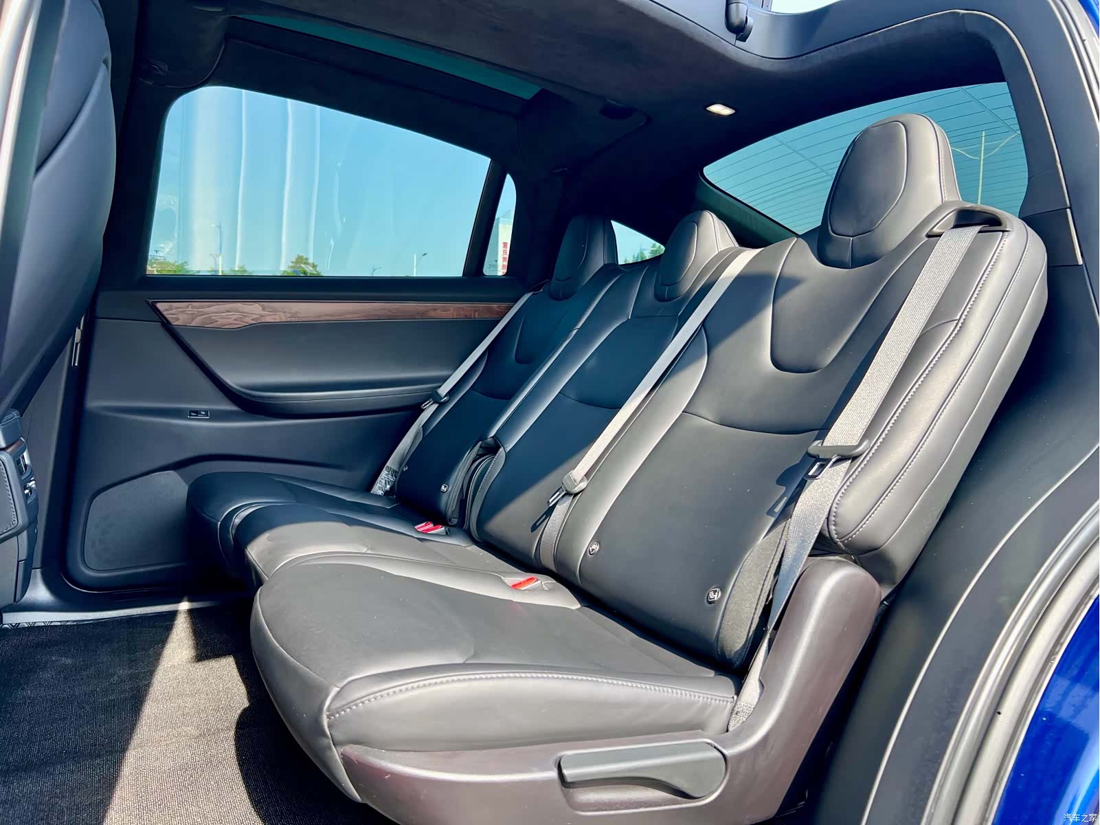 Tesla Model X, 2020 11