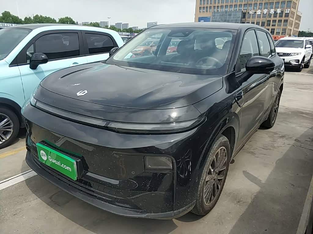Leapmotor B10