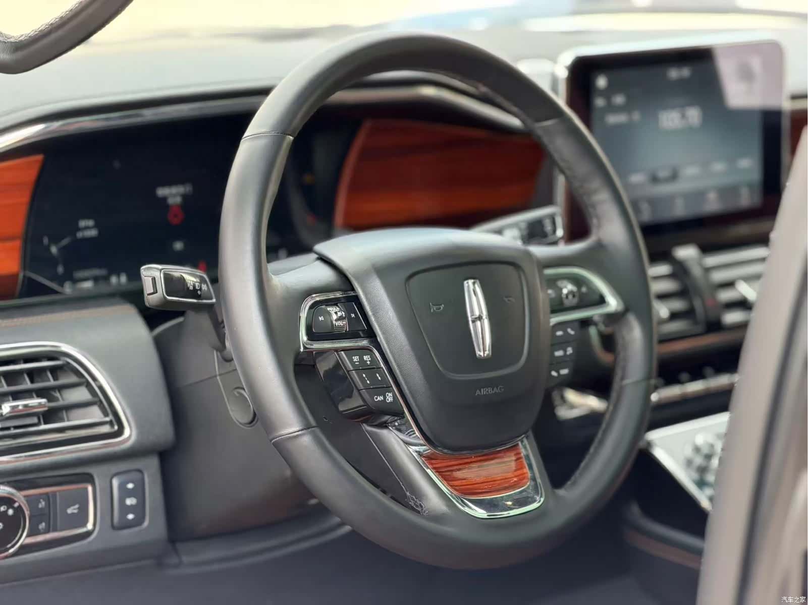 Lincoln Navigator, 2018 4
