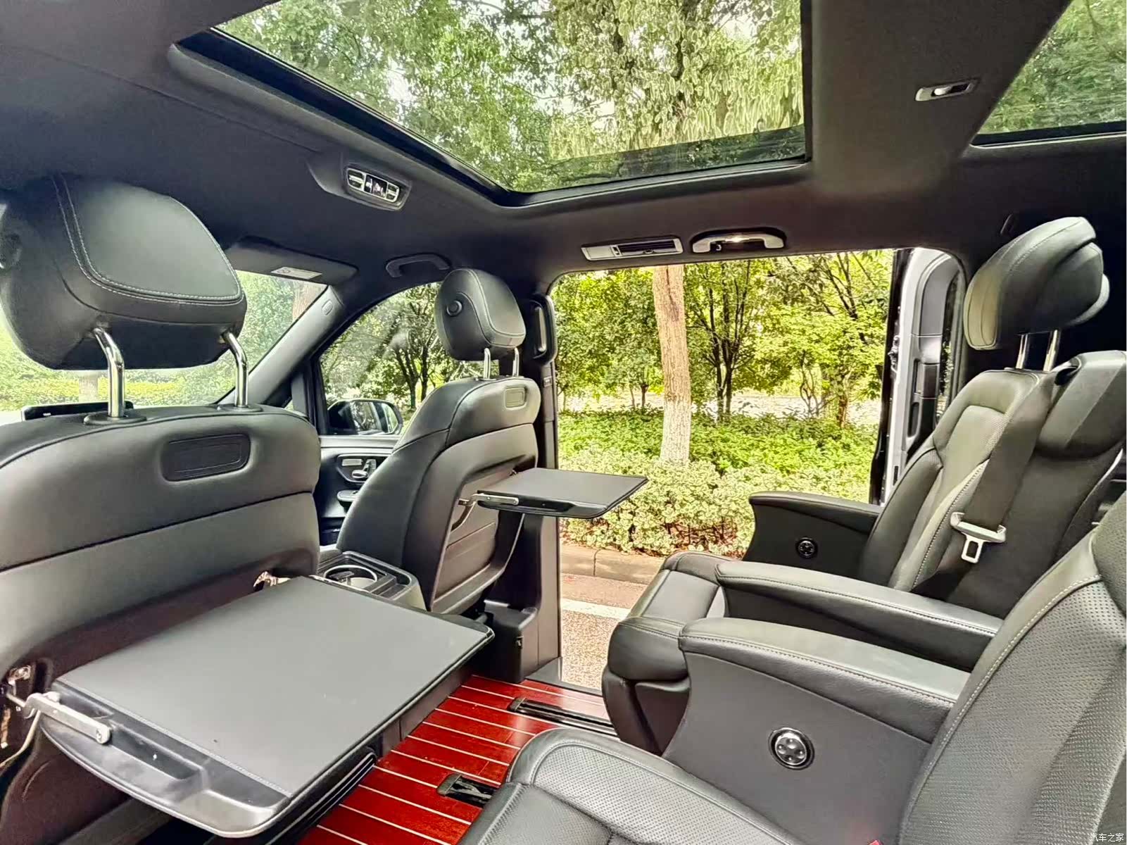 Mercedes-Benz V-Class, 2020 9