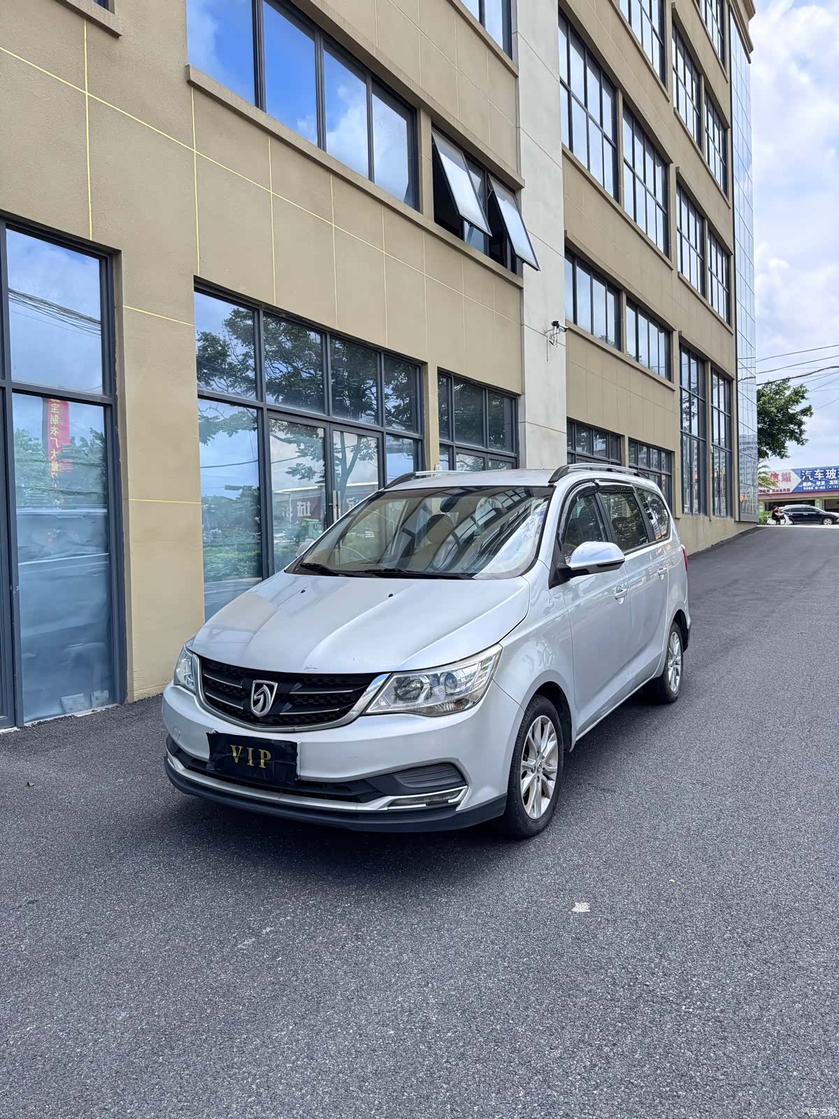 Wuling 730, 2016 1