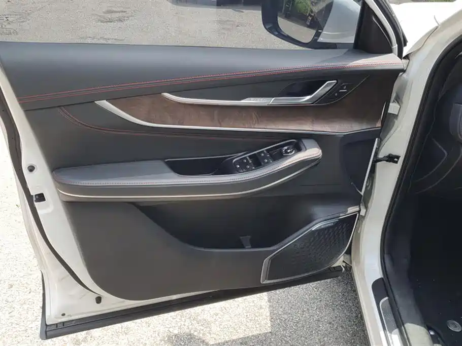 Exeed Chasing the wind