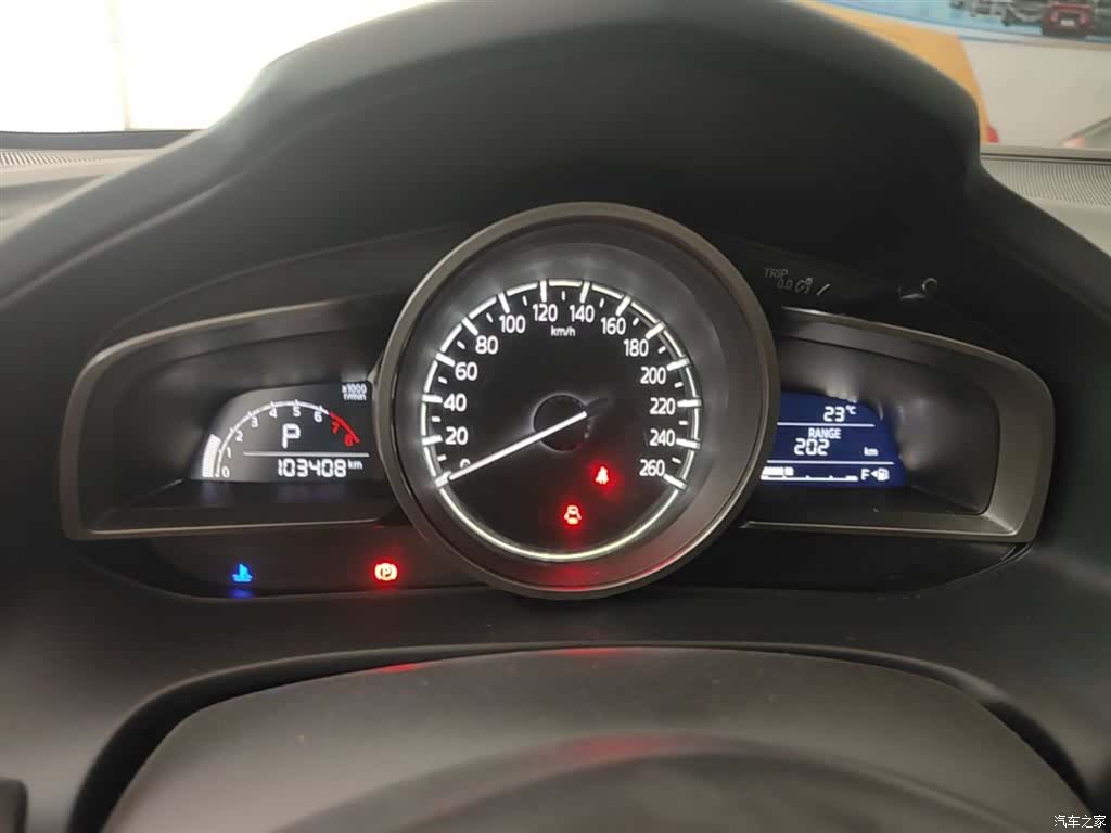 Mazda CX-4, 2019 12