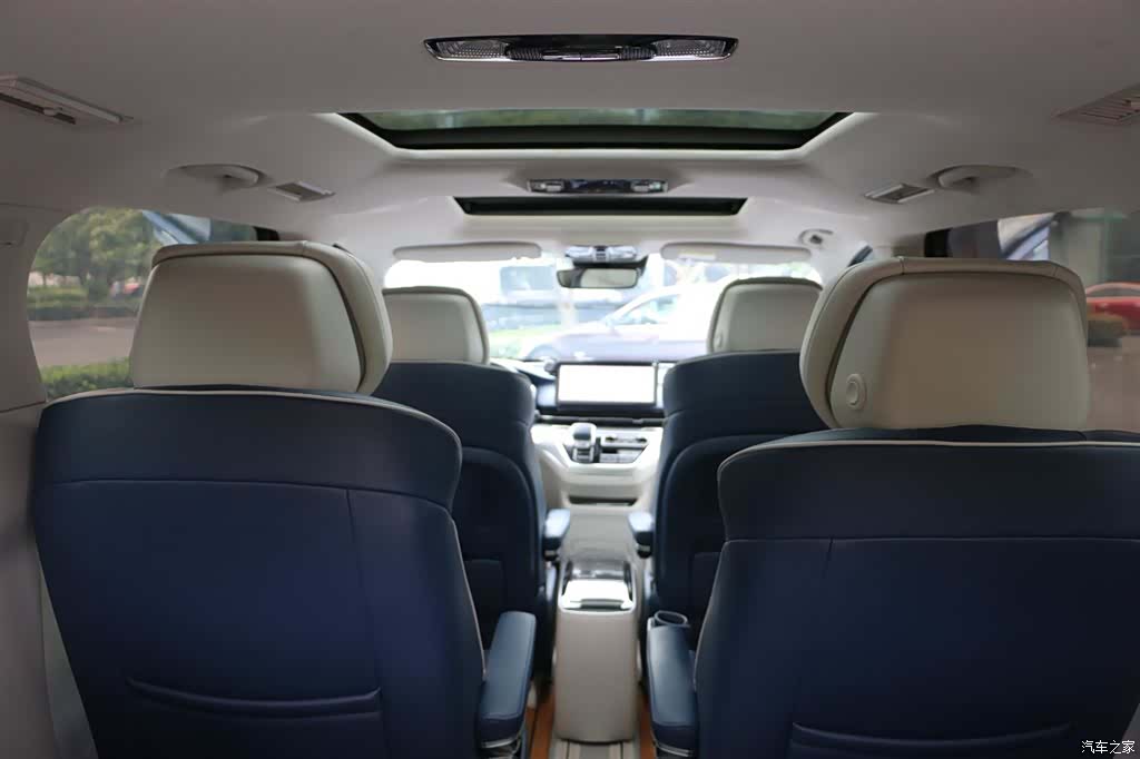 Roewe iMAX8, 2021 14