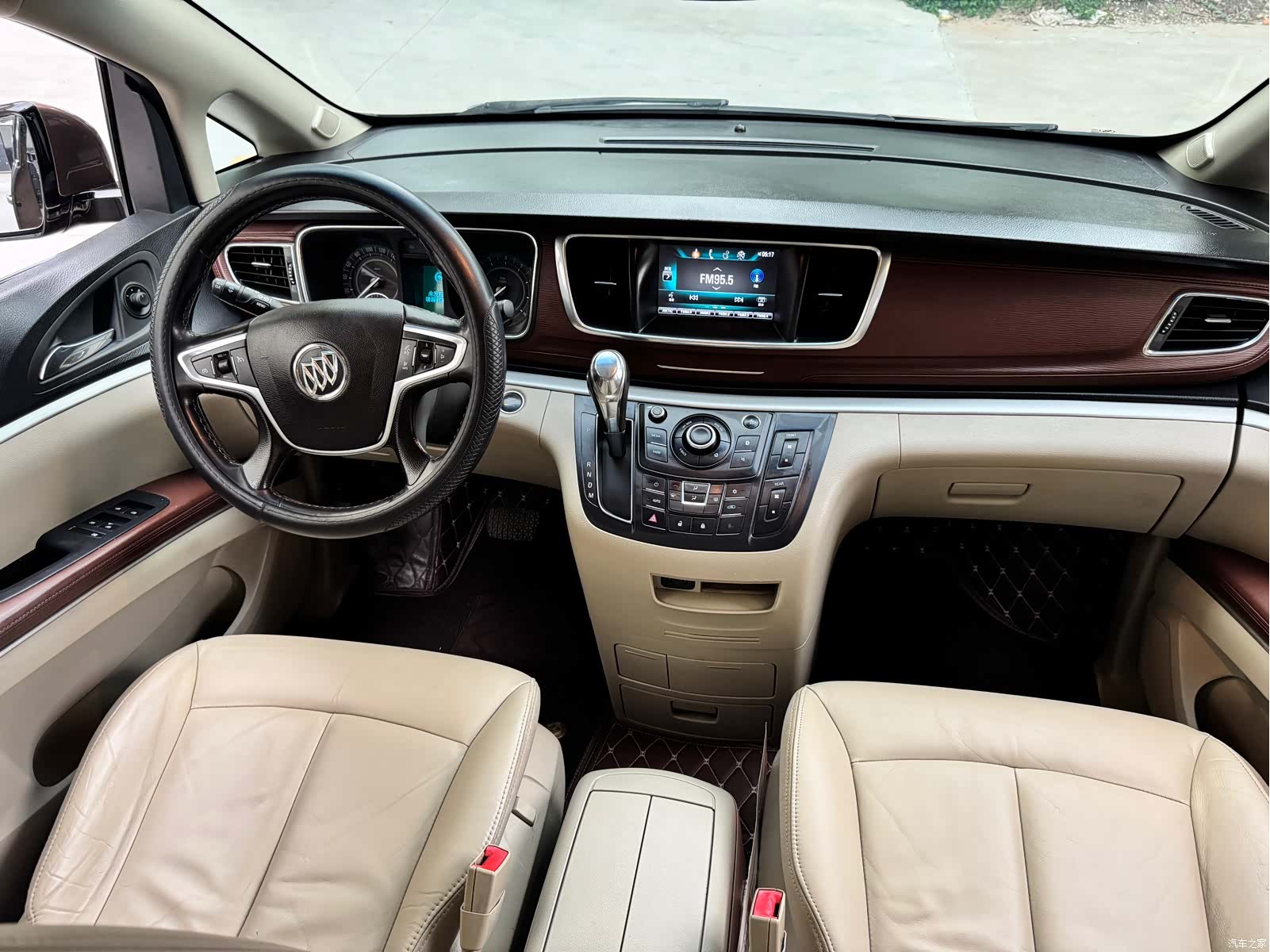 Buick GL8, 2019 10