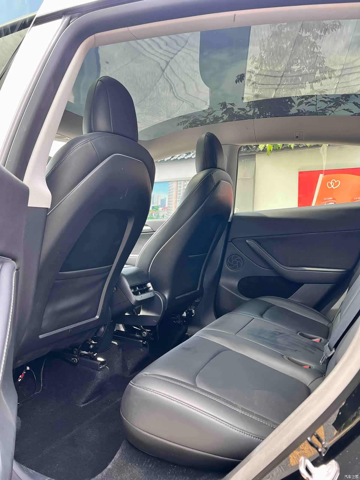 Tesla Model Y, 2021 10