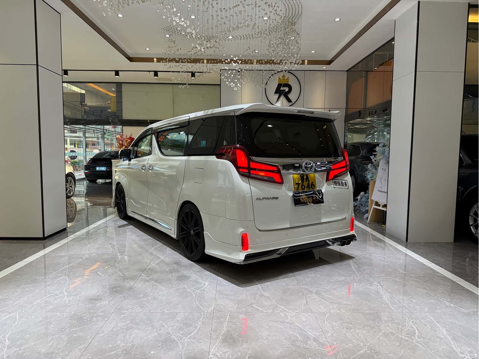 Toyota Alphard, 2018 13