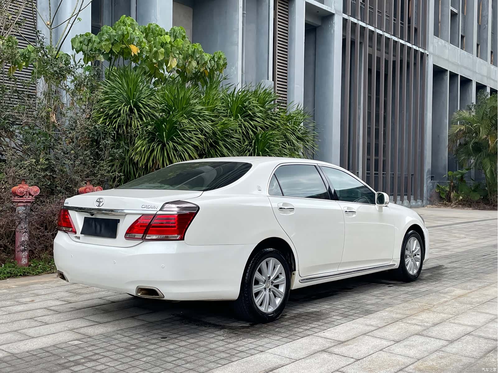 Toyota Crown, 2015 все фото