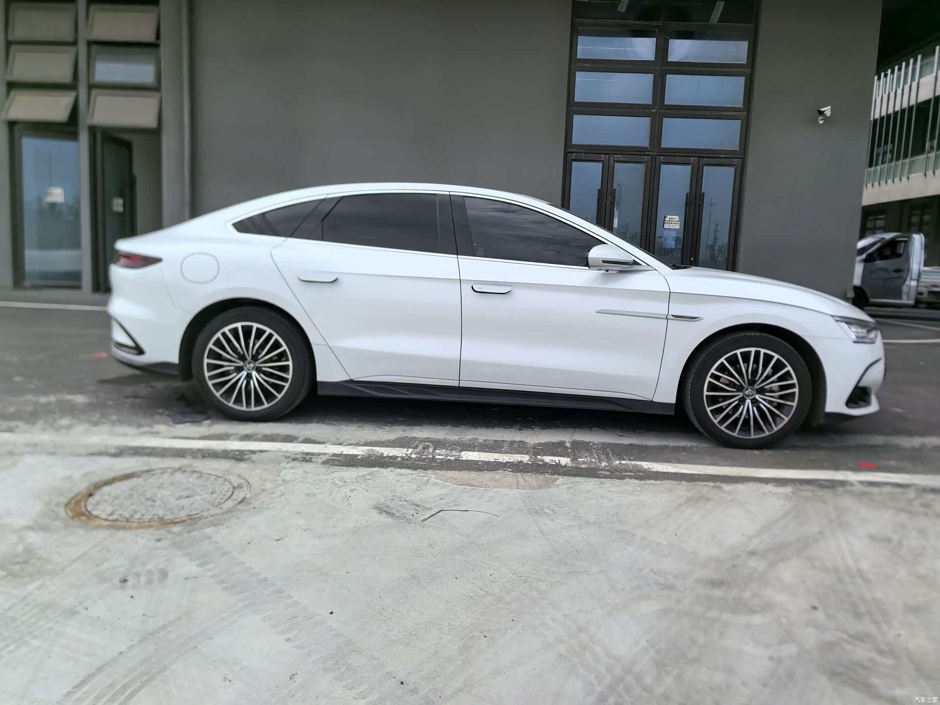BYD Han, 2023 13