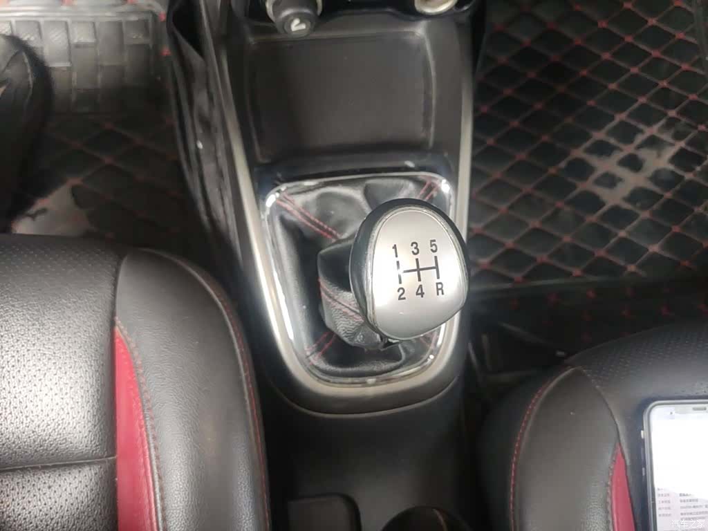 Changan CS15, 2017 14