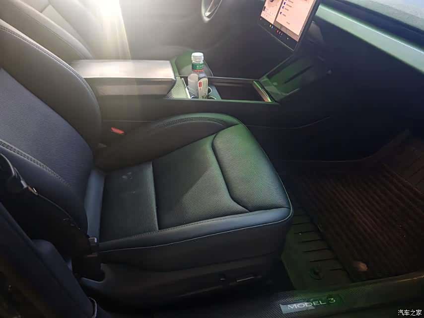 Tesla Model 3, 2025 3