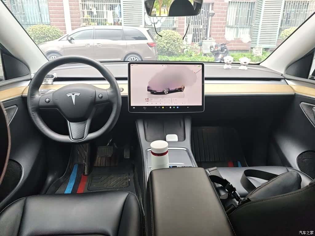 Tesla Model Y, 2022 13
