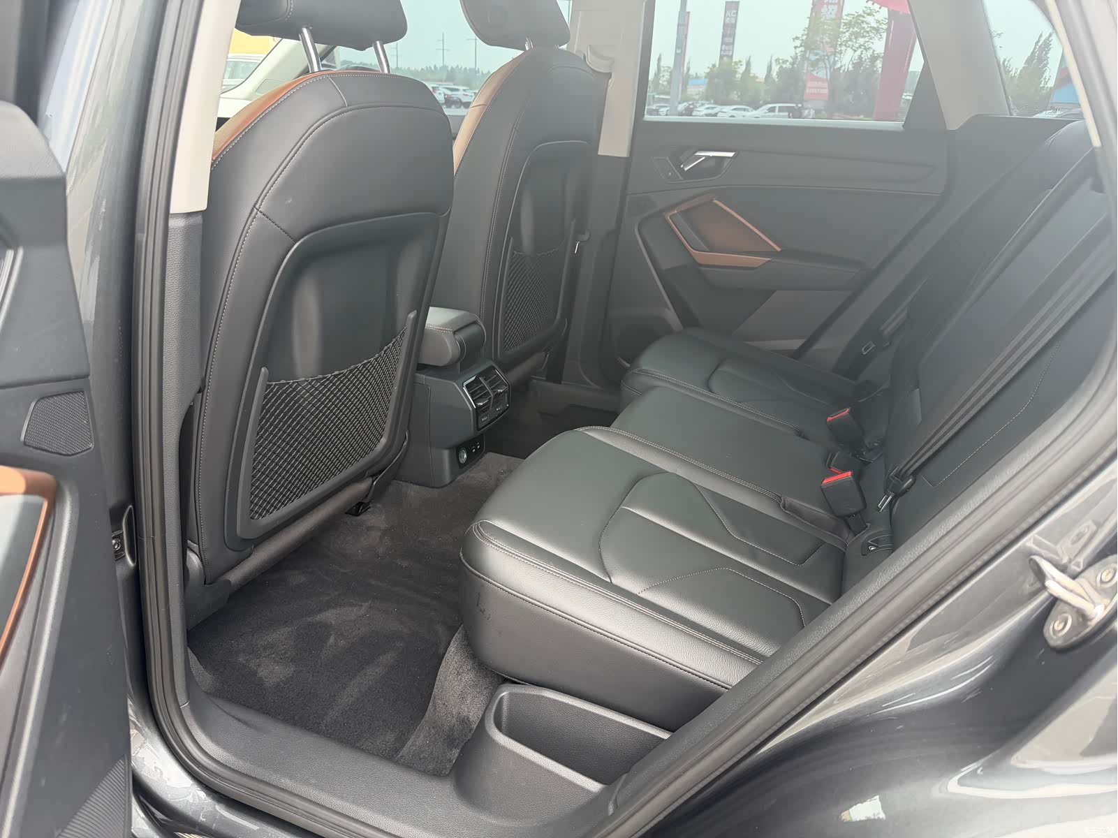 Audi Q3, 2022 10