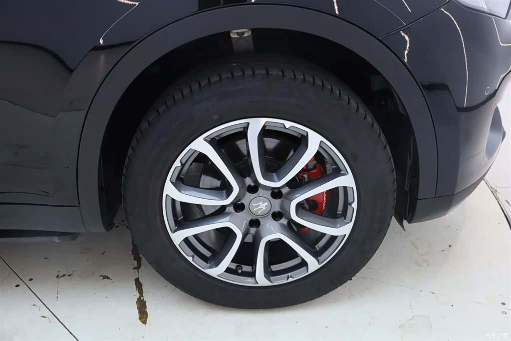 Maserati Levante, 2018 12
