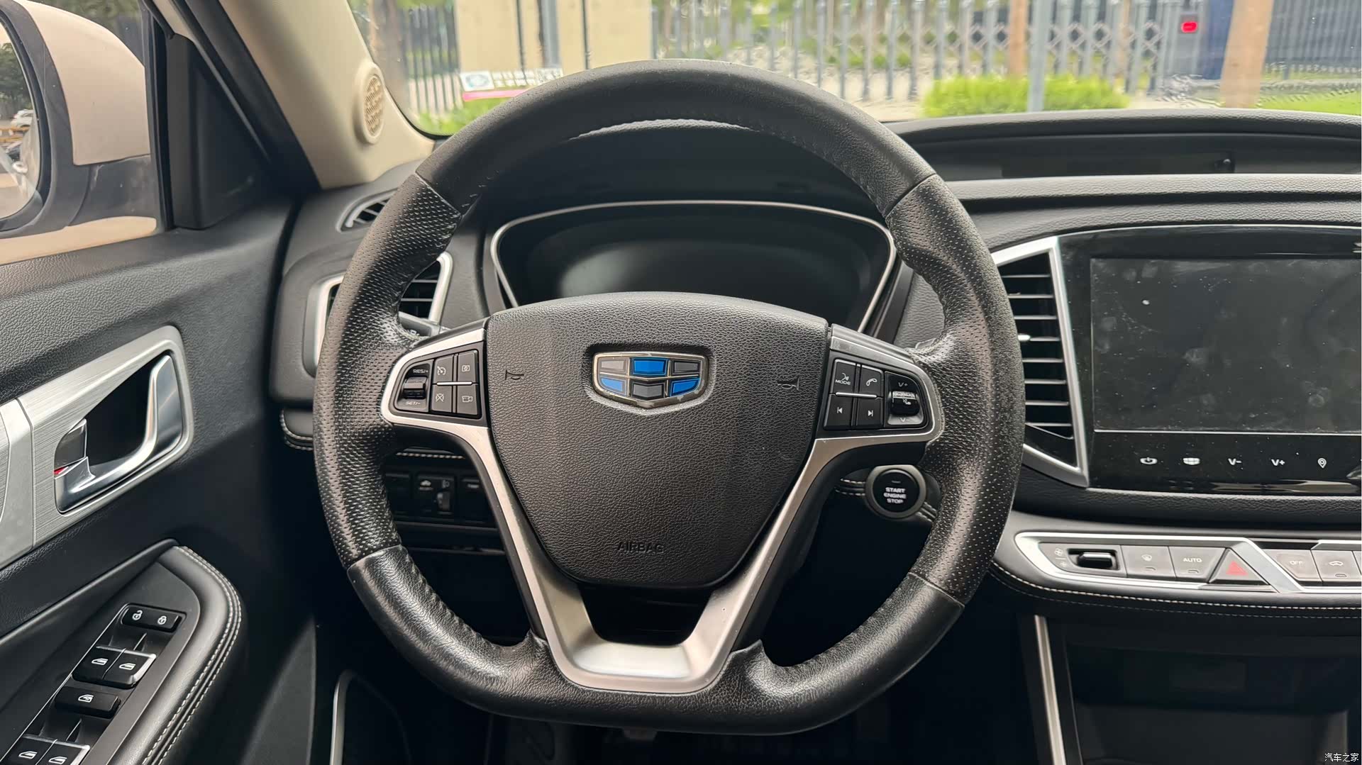 Geely X6, 2018 13