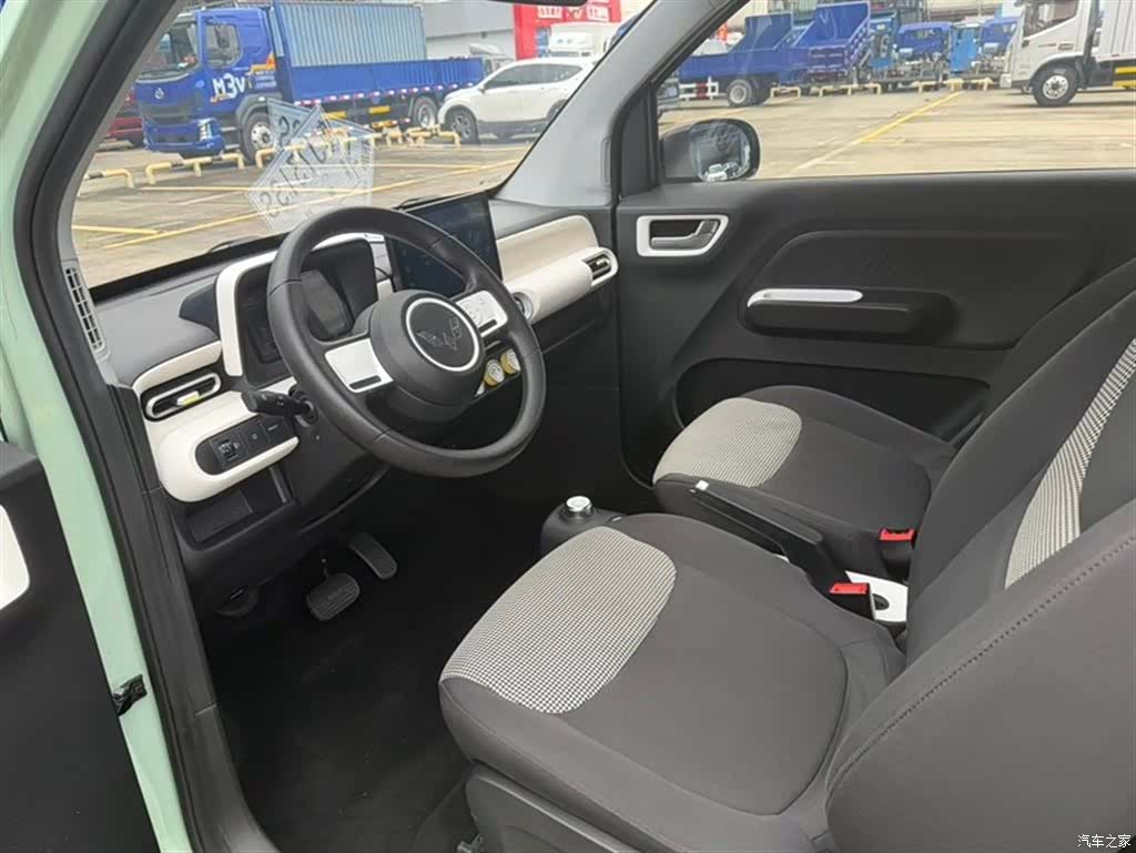 Wuling MINIEV, 2024 4