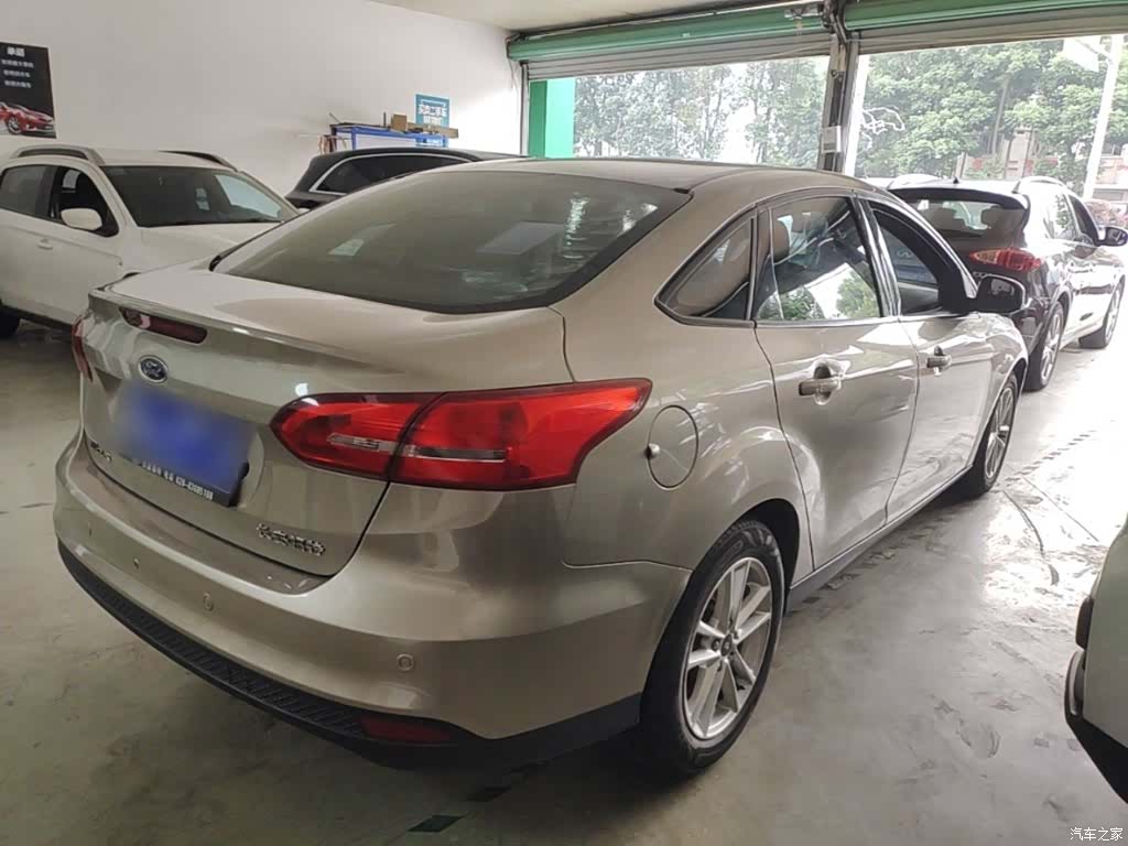 Ford Focus, 2015 7