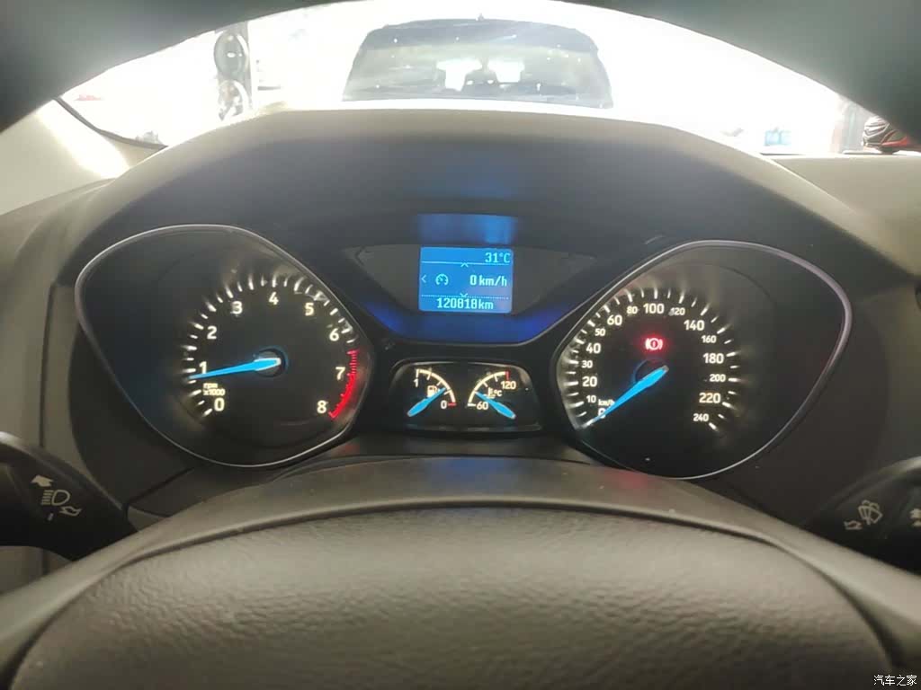 Ford Focus, 2015 12