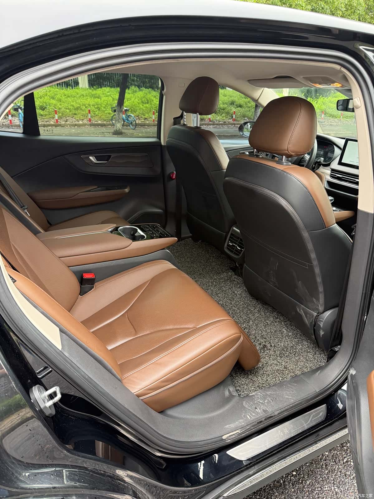 Hongqi QM5, 2022 13