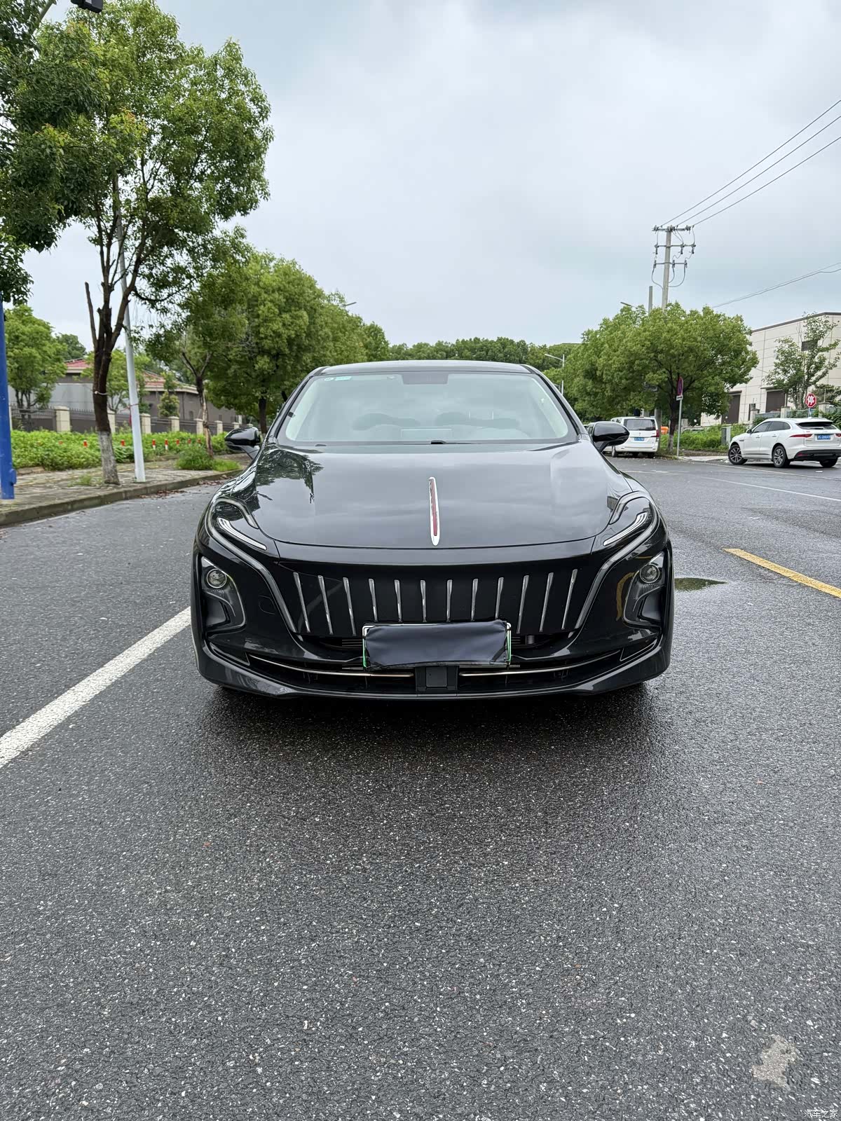 Hongqi QM5, 2022 2