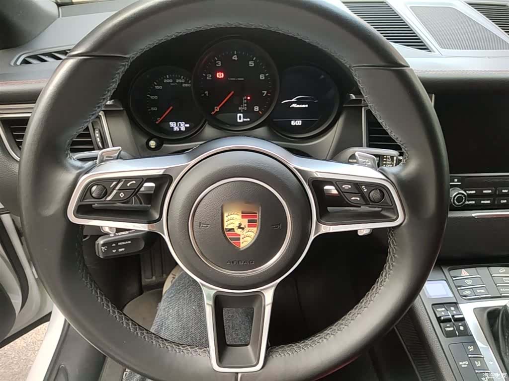 Porsche Macan, 2017 11