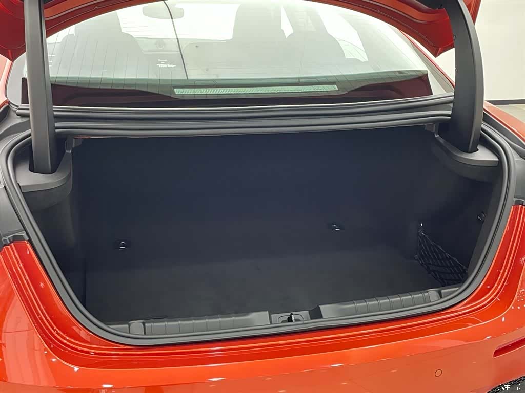 Maserati Ghibli, 2026 40