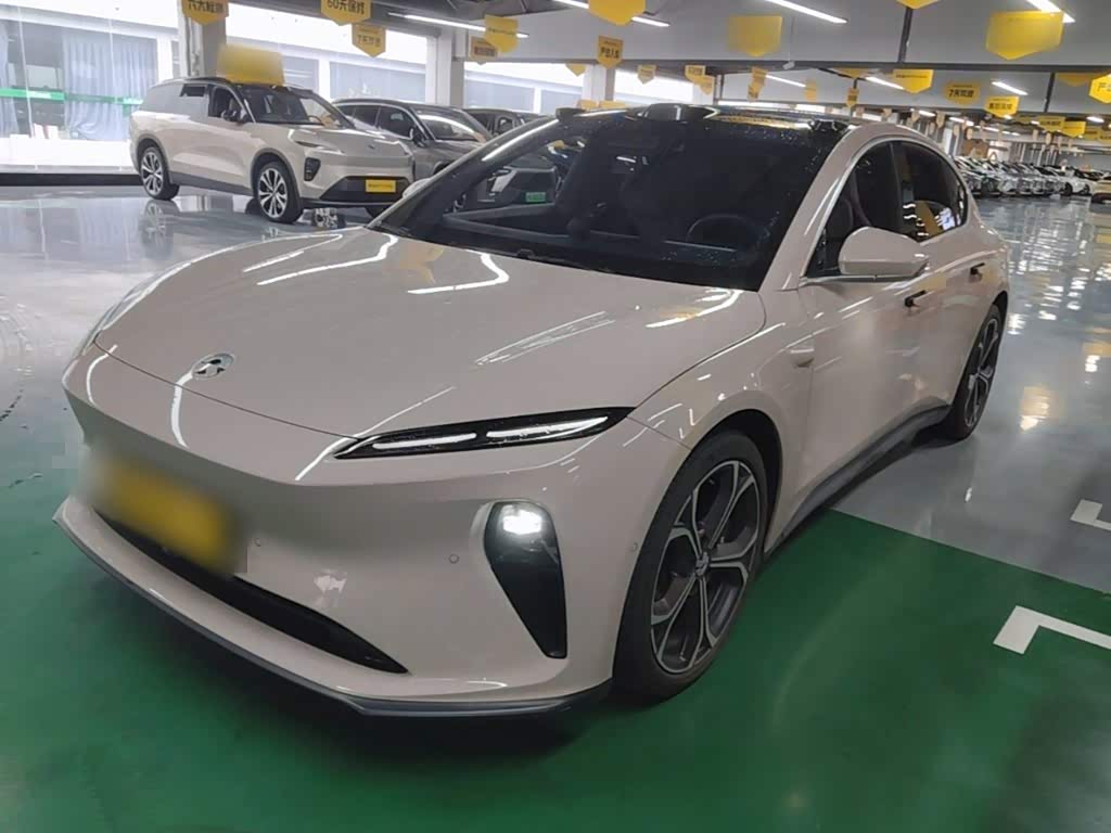 NIO ET5