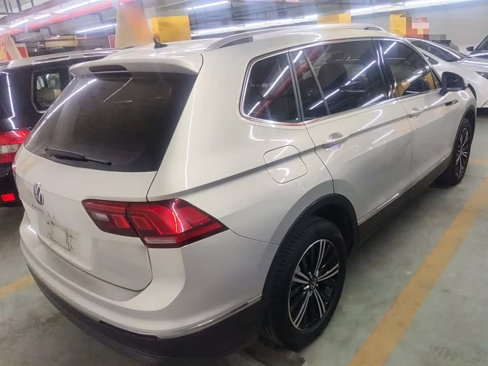 Volkswagen Tiguan L