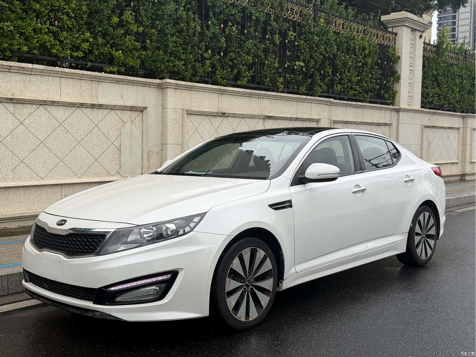 Kia K5, 2012 1