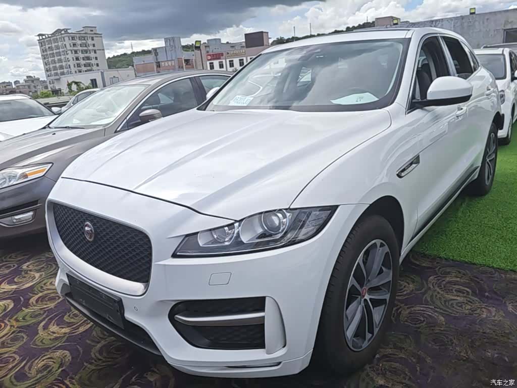 Jaguar F-PACE, 2017 1