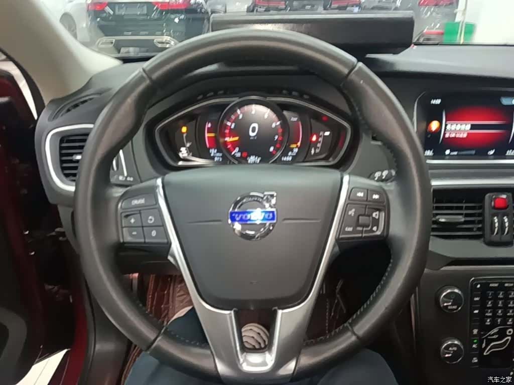 Volvo V40, 2016 11