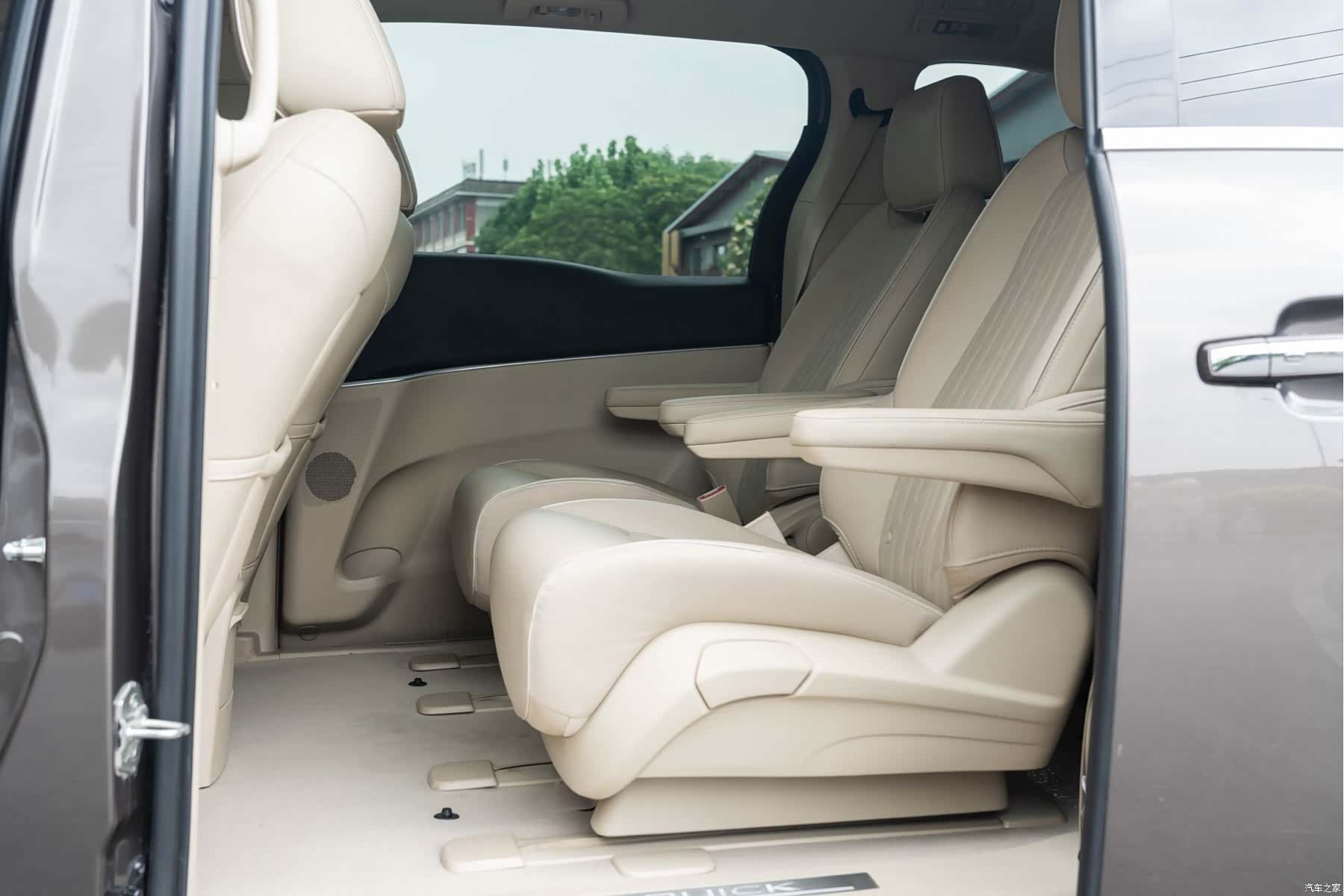 Buick GL8, 2023 25
