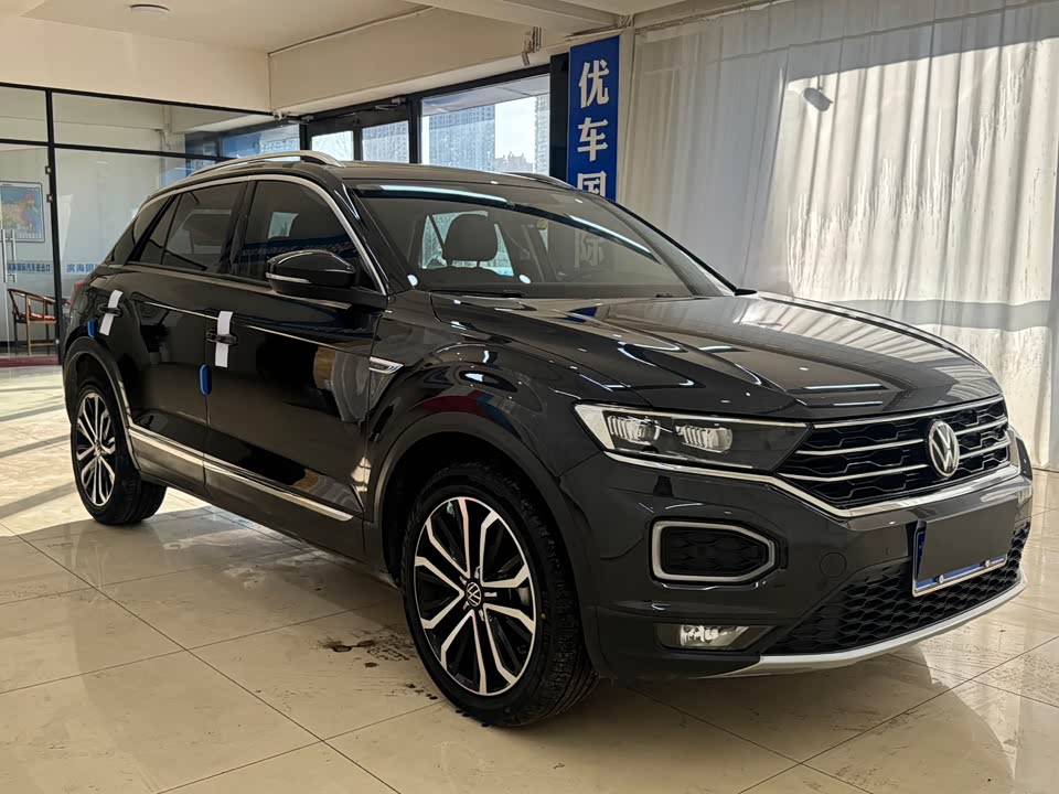 Volkswagen T-ROC exploring Songs