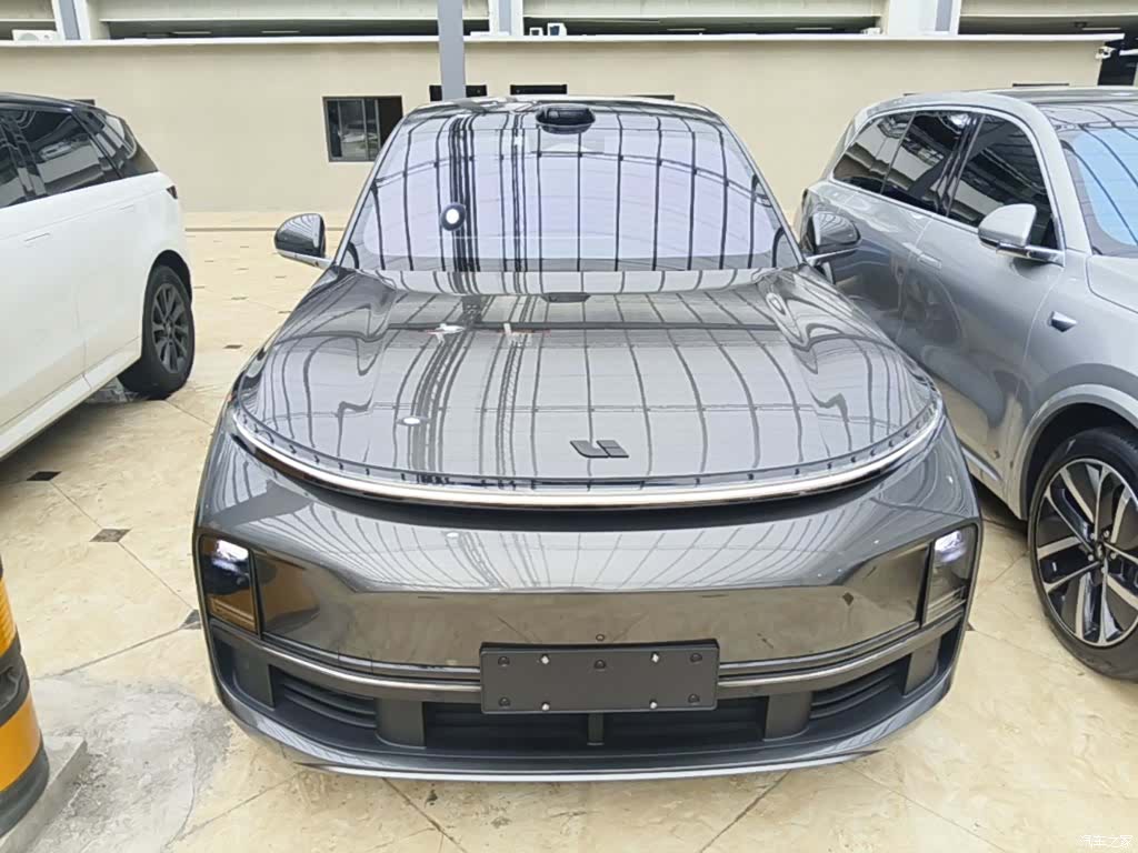 Li Auto L8, 2023 3