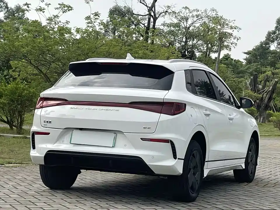 BYD e2