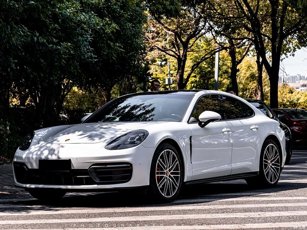 Porsche Panamera, 2021 1
