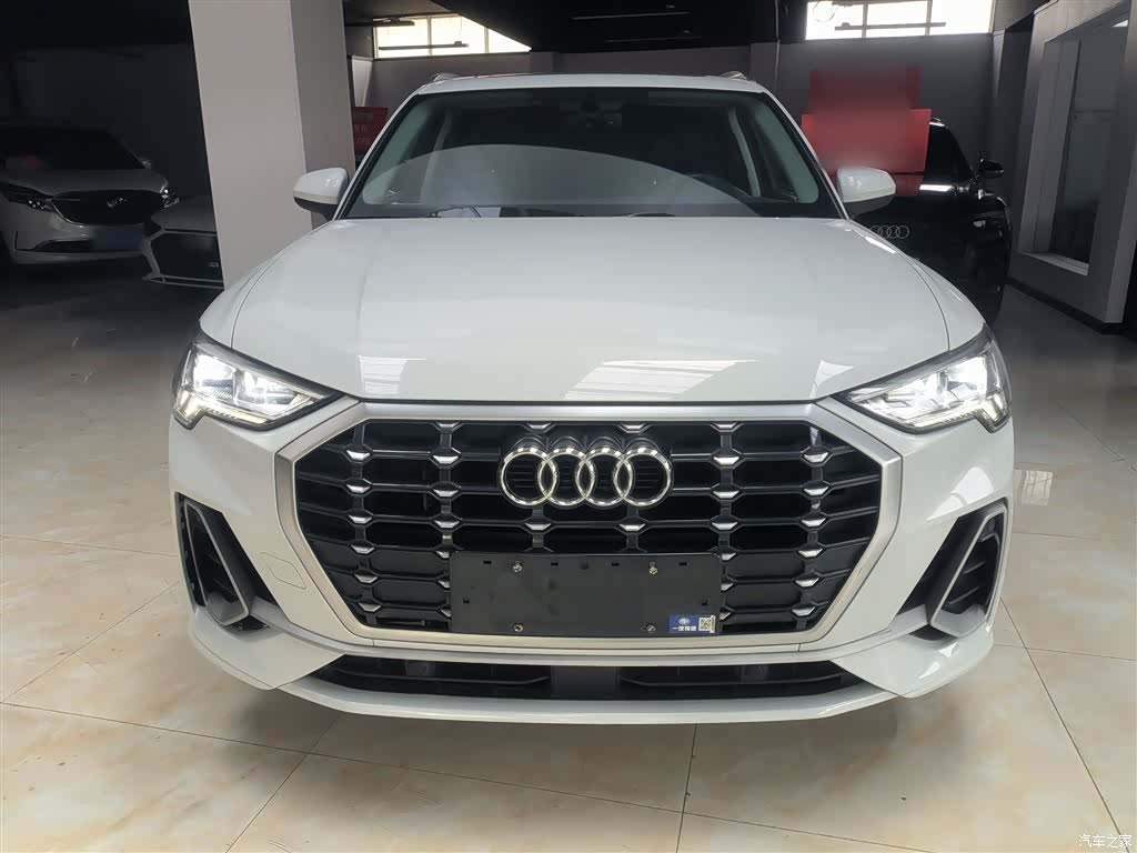 Audi Q3, 2022 3