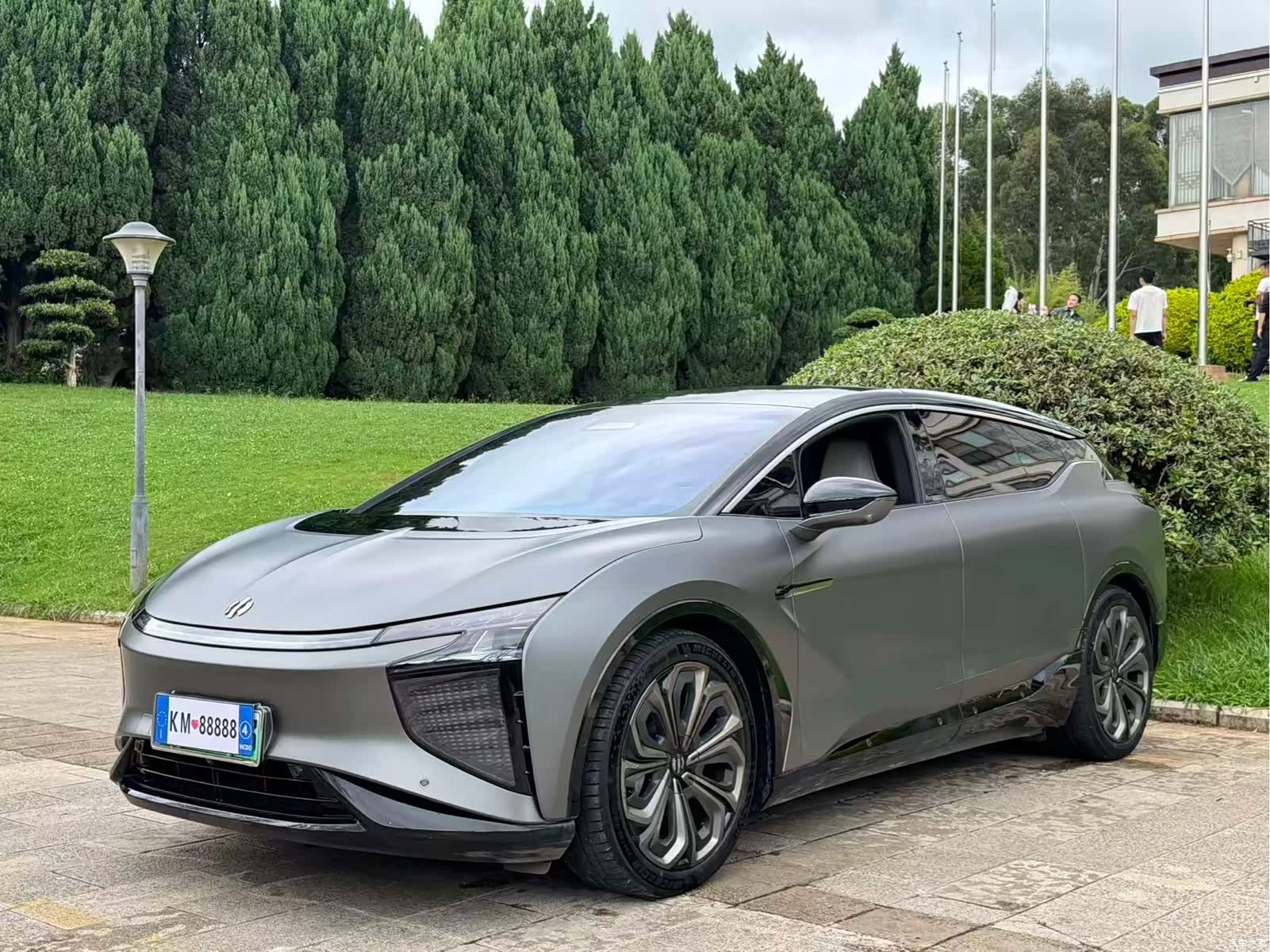 HiPhi X, 2022 1