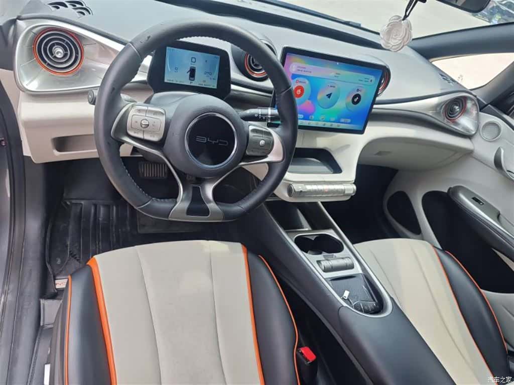 BYD Dolphin, 2022 все фото