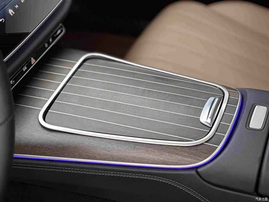 Mercedes-Benz E-Class, 2025 11