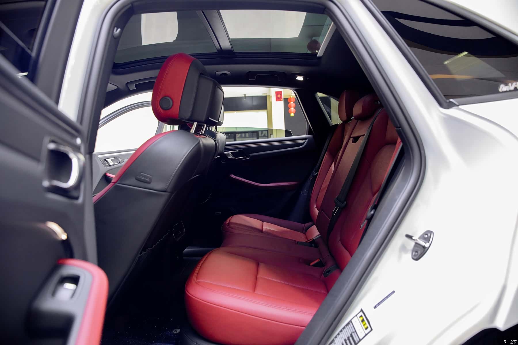 Porsche Macan, 2026 8