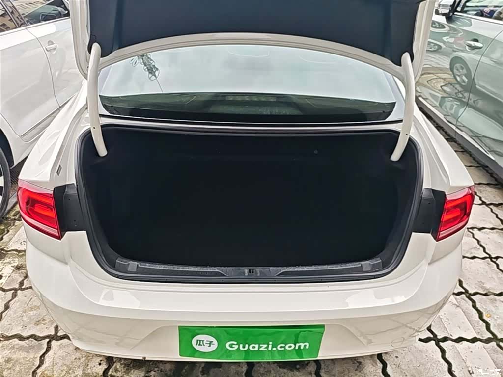 Volkswagen Lamando, 2016 19