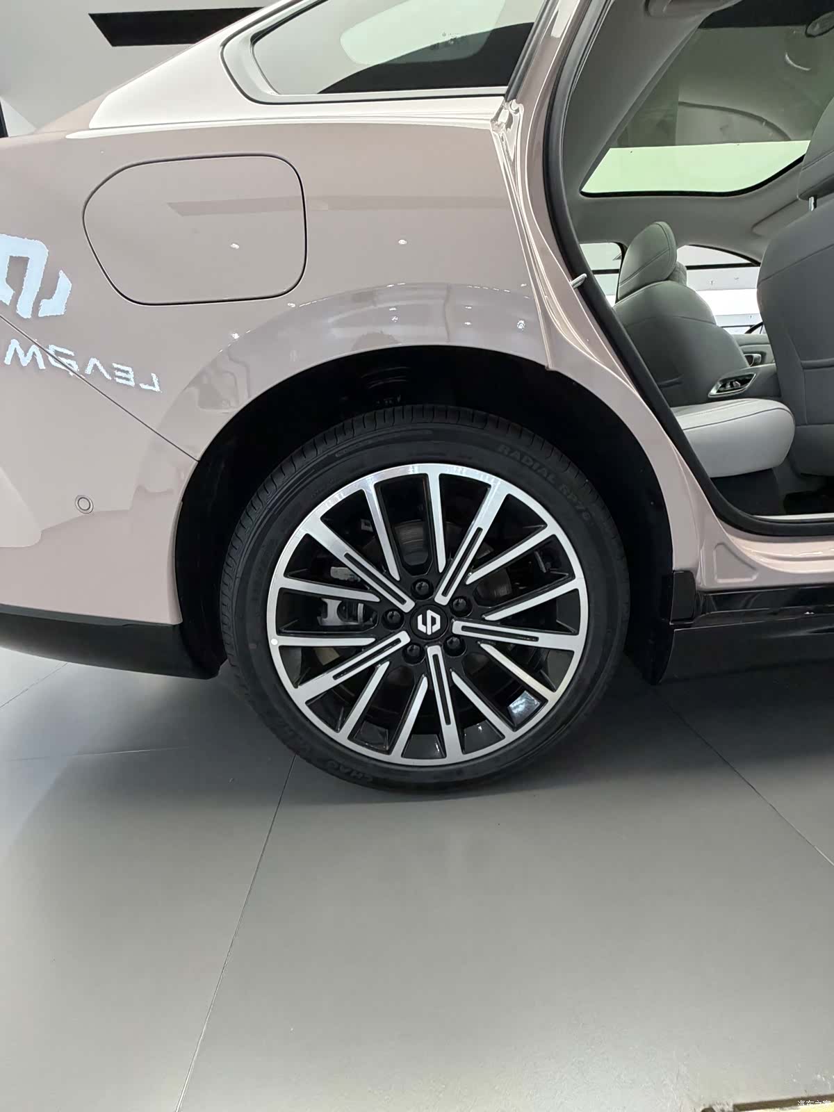 Leapmotor B01, 2025 25