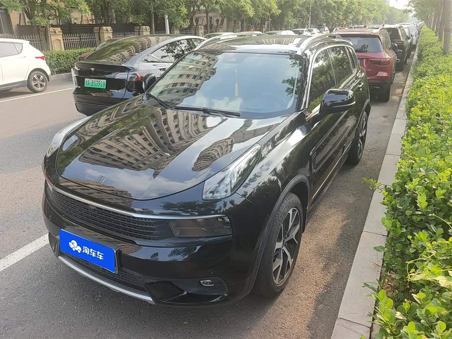 Lynk & Co 01