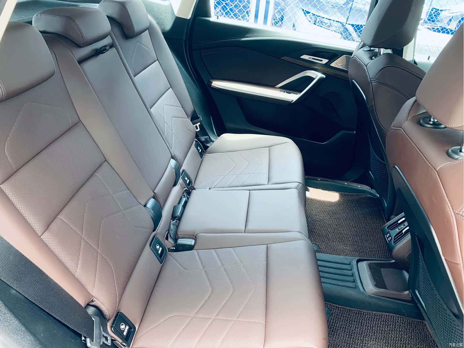 BMW iX1, 2023 7