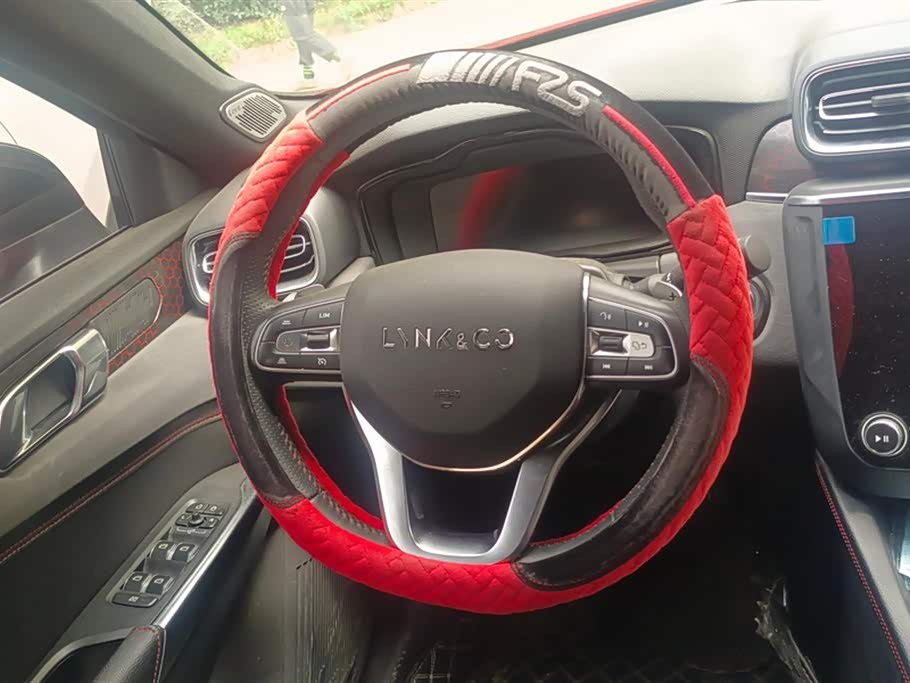 Lynk & Co 03 Lynk & Co 03