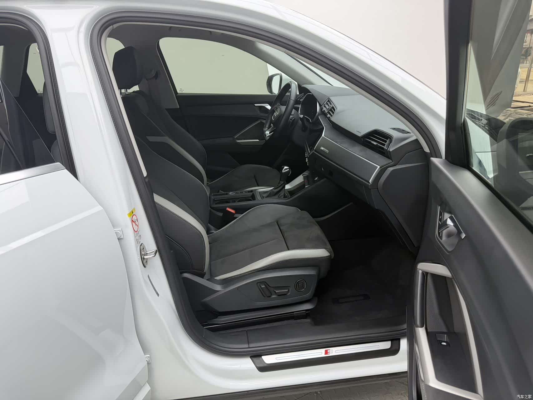 Audi Q3, 2022 12