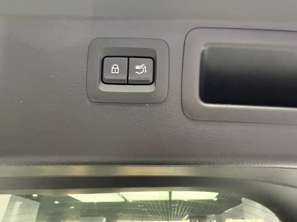 Mazda CX-50 line also