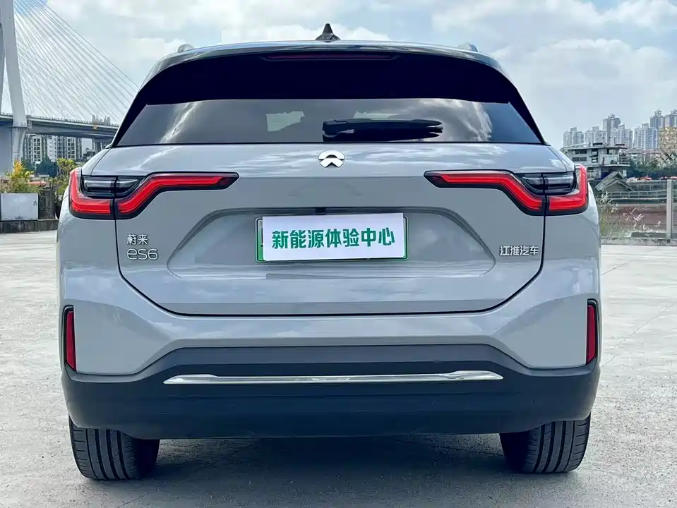 NIO ES6