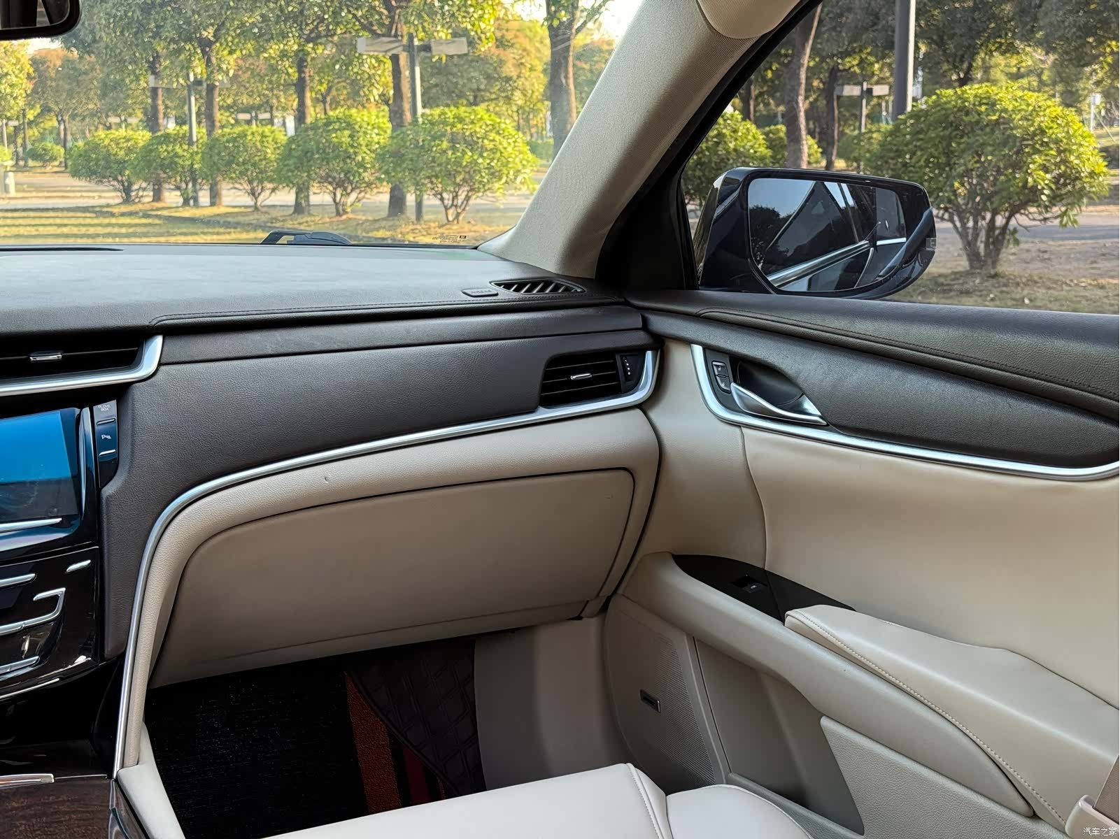 Cadillac XTS, 2013 13